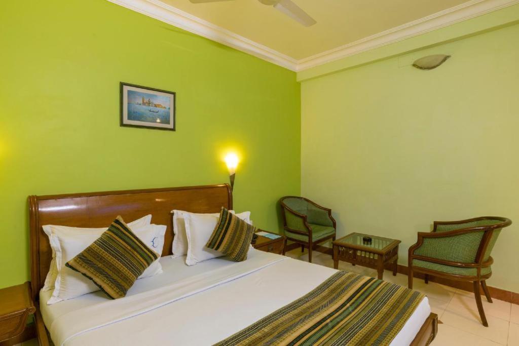 Crescent Park Hotel Madras Buitenkant foto