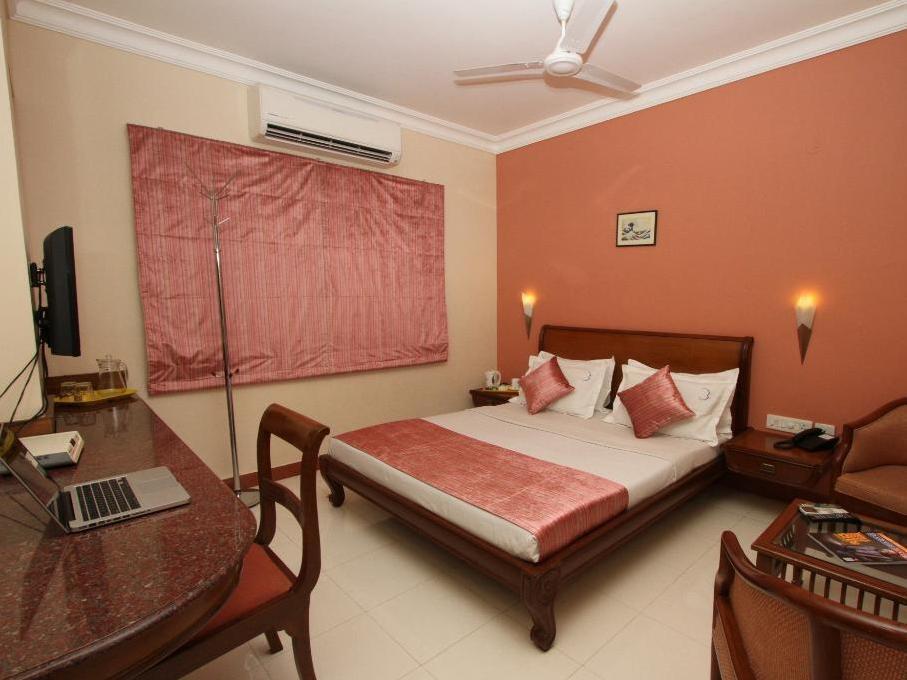 Crescent Park Hotel Madras Buitenkant foto