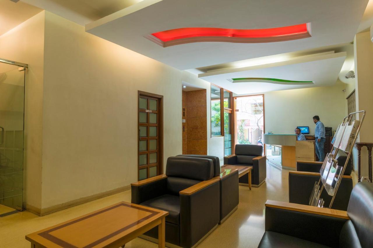 Crescent Park Hotel Madras Buitenkant foto
