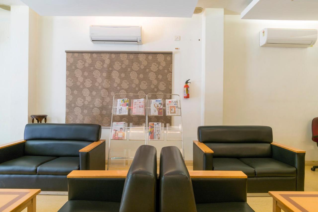 Crescent Park Hotel Madras Buitenkant foto